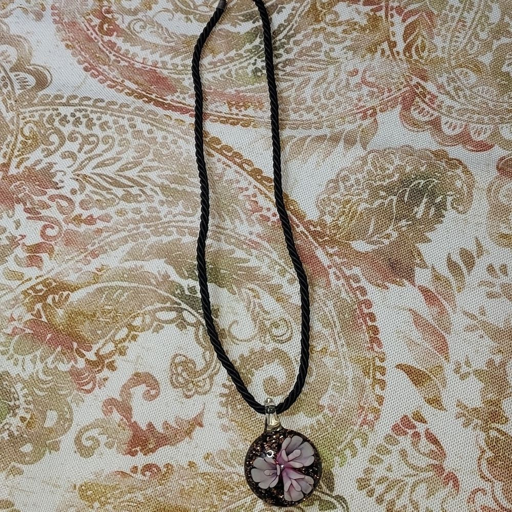 Fused glass floral pendant necklace - Picture 3 of 7